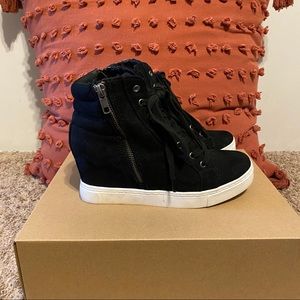 Steve Madden High Top Sneakers